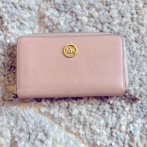 (SOLD) Michael Kors light pink medium sized wallet